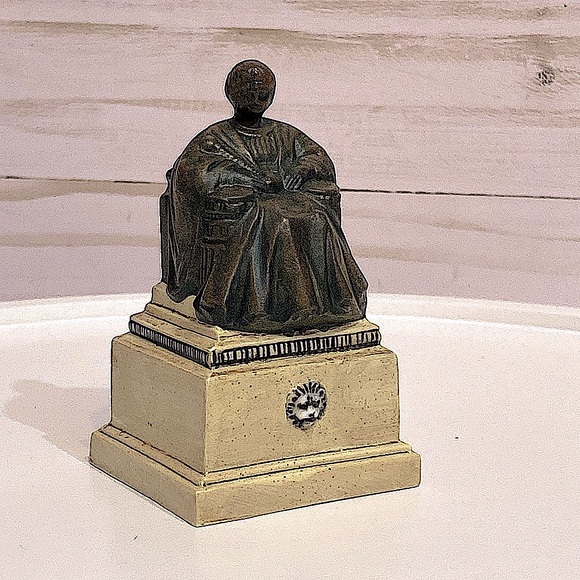 DEPARTMENT 56 - Village Monuments - Heritage Village - Picture 8 of 12